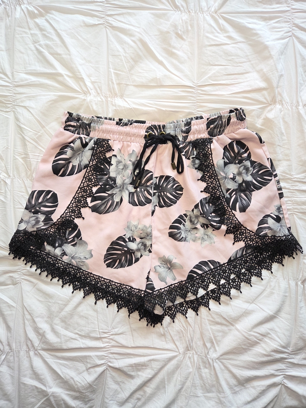 Marilyn Monroe Intimates Sleepwear Shorts Pink Tropical Floral Lace-Trim Size L